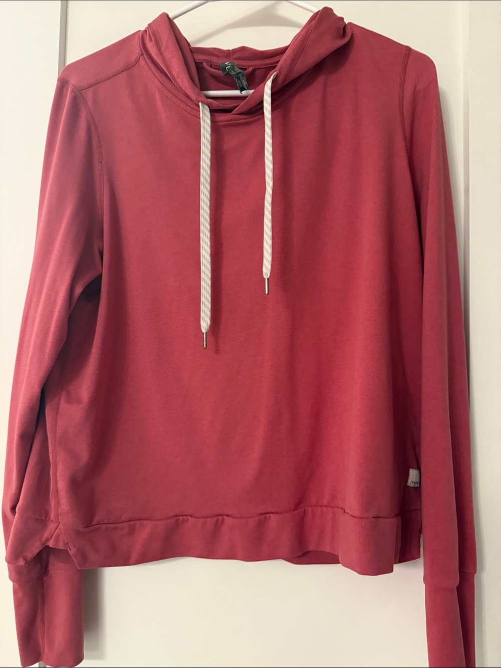 Vuori Women’s Halo Essential Lightweight Pullover Hoodie